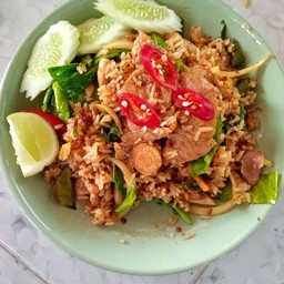 ข้าวผัดต้มยำหมู