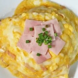 ยำขนมจีนแม่กุหลาบ ปากซอยชุมชนหวานใจศูนย์อาหารข้างเซเว่น