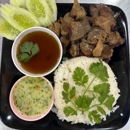 ข้าวหน้าหมูตุ๋น