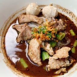 ก๋วยเตี๋ยวเรือหมูน้ำตก