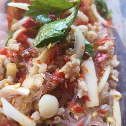 ยำวุ้นเส้นหมูสับ