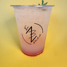 สตอเบอรี่ลิ้นจี่โซดา