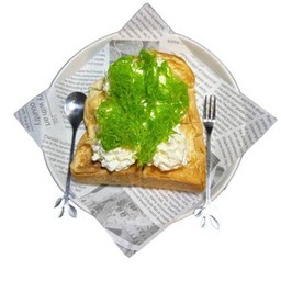 ขนมปังปิ้งวิปครีมฝอยทอง