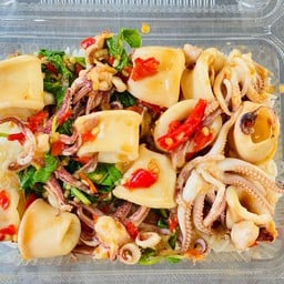 ข้าวกะเพราหมึก