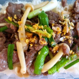 ข้าวเนื้อผัดน้ำมันหอย