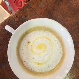 คาราเมลมัคคิอาโต้ร้อน