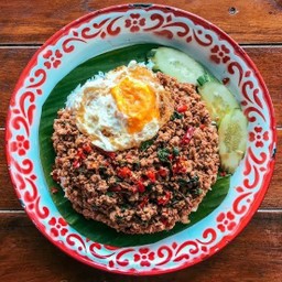 กะเพราแท้หมูสับ