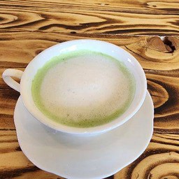 ชาเขียวลาเต้ร้อน