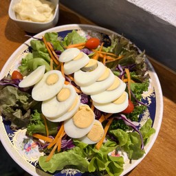 สลัดไข่ต้ม