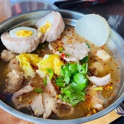 Tsunami ก๋วยเตี๋ยวสำเพ็ง ตลาดนัดไนท์พลาซ่า สำเพ็ง