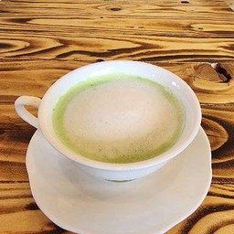 ชาเขียวนมสดร้อน