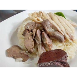 ข้าวมันไก่ใส่เครื่องใน