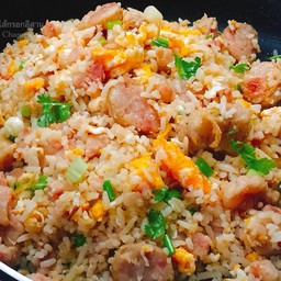 ข้าวผัดไส้กรอก