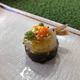 โรลกุ้งแก้วซอสซีฟู้ด