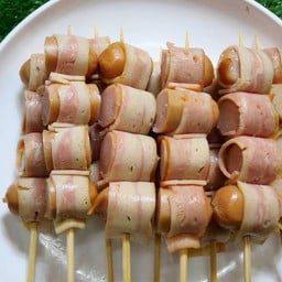 ไส้กรอกไก่พันเบค่อน