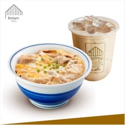 ชาบราวน์ คาเฟ่ + ข้าวหน้าหมูสไลซ์