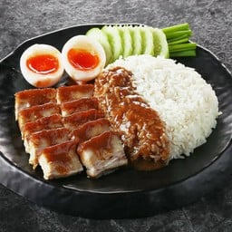 ข้าวหมูกรอบ ไข่ยางมะตูม