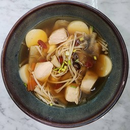 ซุปไก่เต้าหู้สูตรสุขภาพและเห็ด - หอม อร่อย ได้ประโยชน์!