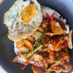 ข้าวหมูผัดพริกเผา+ไข่ดาว