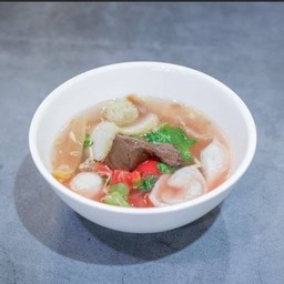 เย็นตาโฟ (พิเศษ)ร้านลูกชิ้นปลานายเตี้ย