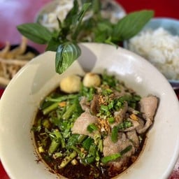 เกาเหลาหมู น้ำตก