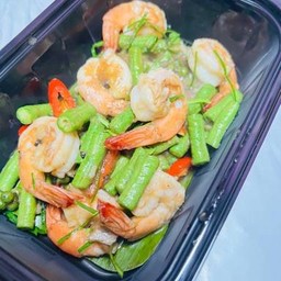 กุ้งผัดกะปิใส่ถั่วฝักยาว