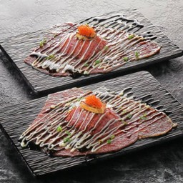 ซูชิเนื้อวากิวฟัวกราส์ ( 2 คำ )