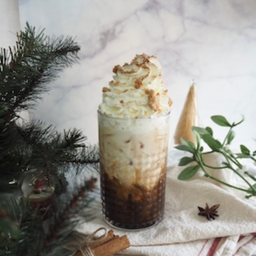 Iced Gingerbread Latte จินเจอร์เบรดลาเต้เย็น