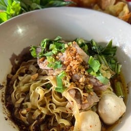 บะหมี่หมู น้ำตก