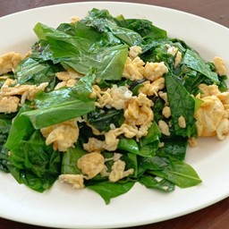 ใบเหรียงผัดไข่