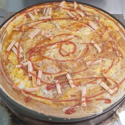 พิซซ่า+ไข่+ไส้กรอก