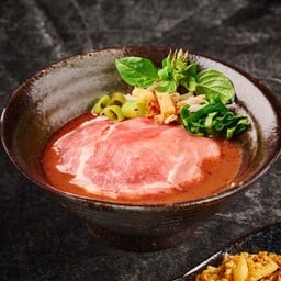 คุโรบูตะน้ำตก เส้นหมี่ขาว