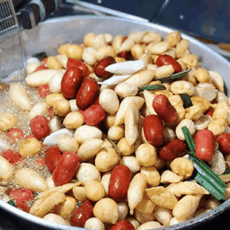 ส้มตำแซ่บ ๆ