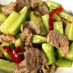 ข้าวหน้าผัดแตงกวาหมูชิ้น(ไม่ใส่ไข่
