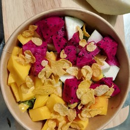 โยเกิร์ตผลไม้  Yogurt with fruits