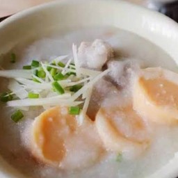 โจ๊กหมูสับ  เต้าหู้ไข่