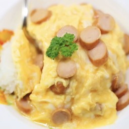 ข้าวไข่ข้น ไส้กรอกไก่