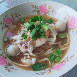 ร้านยำน้องเติ้ลก๋วยเตี๋ยวต้มยำ