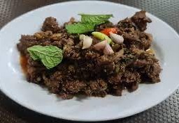 ก้อยคั่วเนื้อ ไม่ขม