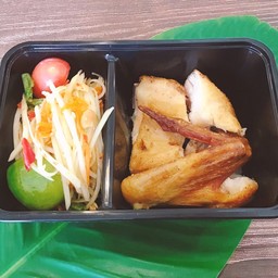 ส้มตำ กับข้าว เล็ก