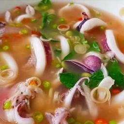 ต้มแซ่บปลาหมึก