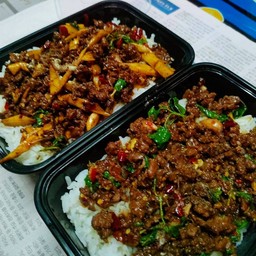 ข้าวกระเพราเนื้อสับ