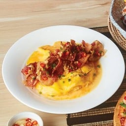 ข้าวไข่ข้นชีส คริสปี้แฮมไก่ คั่วพริกกระเทียม