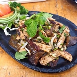 น้ำตกหมูเจ