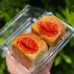 ปังไส้ทะลัก แยมสตรอเบอรี่ (ราคาพิเศษ!!!!ชุด 2 ชิ้น)