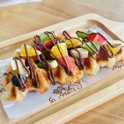 ครอฟเฟิลนูเทลล่าผลไม้สด