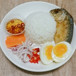 ข้าวขยำปลาทู