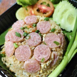 ข้าวผัดแหนมละมุน