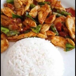 ผัดพริกแกงเครื่องในไก่ราดข้าว