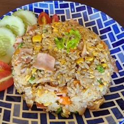 ข้าวผัดแฮมเบคอน